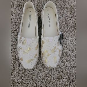 (SOLD) NWT TOMS Alpargata Slip On  Womens Beige Flats Casual